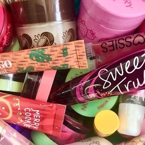 3 THREE PIECES Oil Lip Gloss Shimmer Balm Shine Scrub Mask teens girls